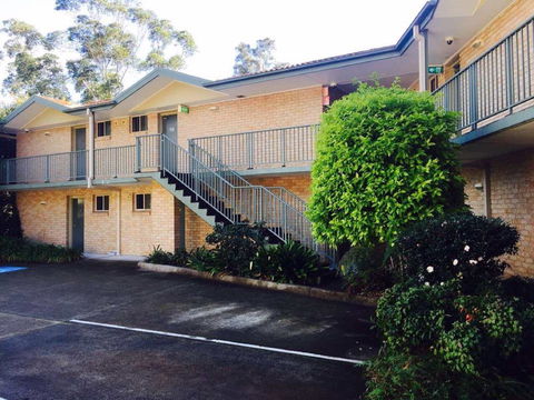 Chittaway Motel - Sunshine Coast Guide 1