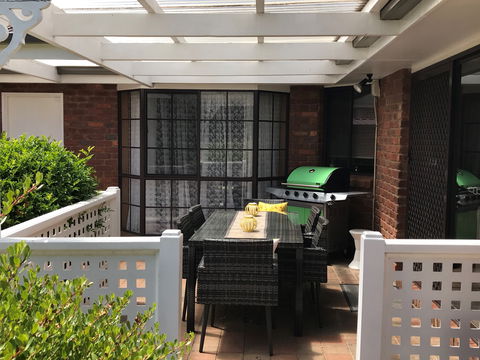 Citrus House Warrnambool - Sunshine Coast Guide 0