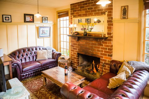 Como Cottages - Sunshine Coast Guide 1