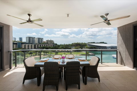 Darwin Waterfront Luxury Suites - Sunshine Coast Guide 0
