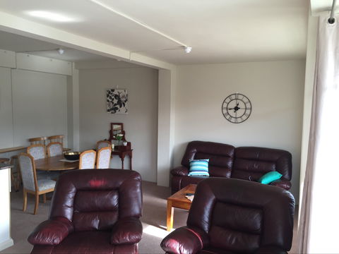 Derwent Valley Resort - Sunshine Coast Guide 2