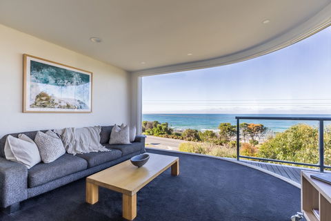 Dlux + Escape @ 83 Great Ocean Road Apartments Lorne - Sunshine Coast Guide 0