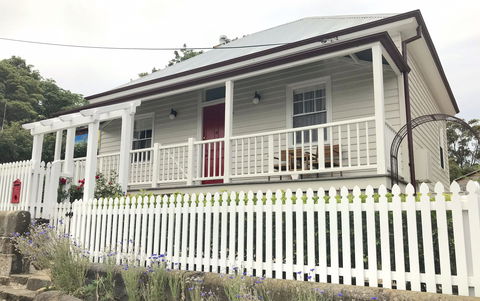 Donovans Cottage - Sunshine Coast Guide 0