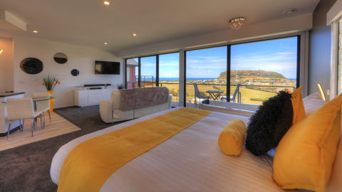 Horizon Deluxe Apartments - Sunshine Coast Guide 0