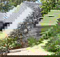Hyams Beach Holiday Apartment - Sunshine Coast Guide