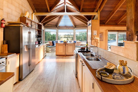 I Villini Estate - Sunshine Coast Guide 2