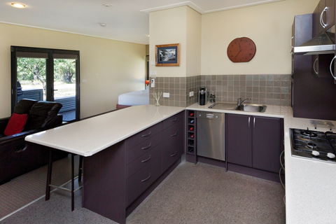 Kickenback Studio - Sunshine Coast Guide 2