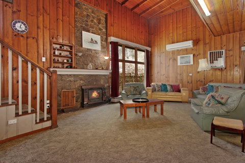 Le Chateau - Sunshine Coast Guide 1