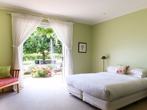 Lindenwarrah At Milawa - Sunshine Coast Guide 1