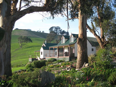 Loves Lane Cottages - Sunshine Coast Guide 0