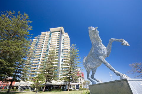 Mantra Broadbeach On The Park - Sunshine Coast Guide 0