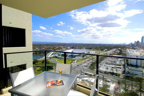 Mantra Broadbeach On The Park - Sunshine Coast Guide 2