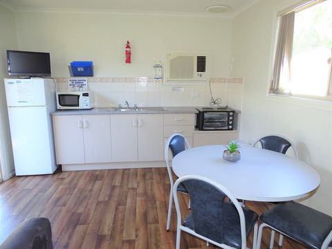 Moonta Bay Cabins - Cabin 3 - Sunshine Coast Guide 1