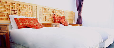 Sinofield EDU-Retreat - Sunshine Coast Guide 1