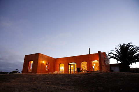 Sky House LifeTime Private Retreats - Sunshine Coast Guide 0