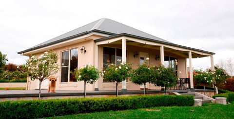 Stay Bathurst - Sunshine Coast Guide 2