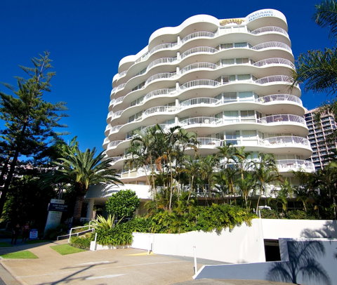 Surf Parade Resort - Sunshine Coast Guide 0