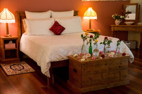 The Falls Montville - Sunshine Coast Guide 2