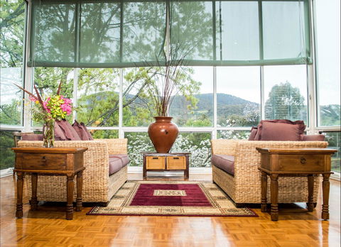 Tumbarumba Motel And Elms Restaurant - Sunshine Coast Guide 2