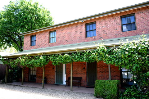 Wagga Riverside Apartments - Sunshine Coast Guide 0