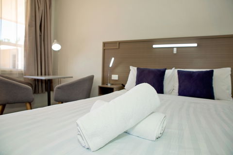 Yarrawonga Quality Motel - Sunshine Coast Guide 0
