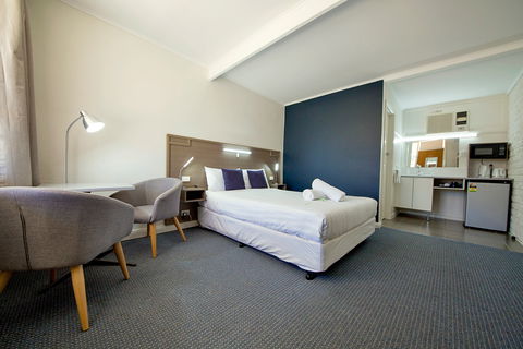 Yarrawonga Quality Motel - Sunshine Coast Guide 1