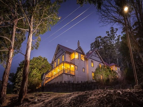 Yarrangobilly Caves House: Guest Rooms - Sunshine Coast Guide 0