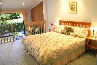 Amethyst Lodge - Sunshine Coast Guide 2