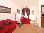 Crest Castle Bed And Breakfast - Sunshine Coast Guide 4