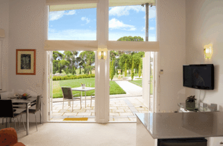 The Gatehouse At Villa Raedward - Sunshine Coast Guide 4