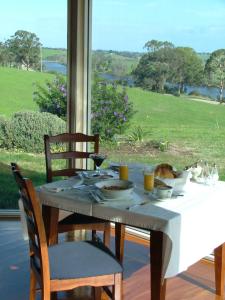 Chestnut Hill Country Retreat - Sunshine Coast Guide 3