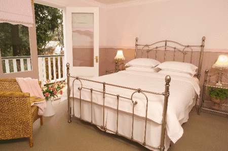 Clarendon Cottages - Sunshine Coast Guide 0