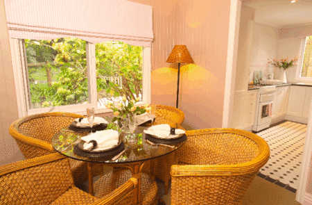 Clarendon Cottages - Sunshine Coast Guide 2