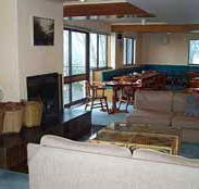 Trackers Mountain Lodge - Sunshine Coast Guide