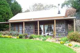 The Studio Bed And Breakfast - Sunshine Coast Guide 0