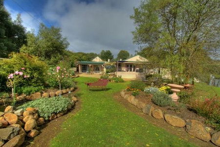 Peppermint Springs Retreat & Day Spa - Sunshine Coast Guide 0