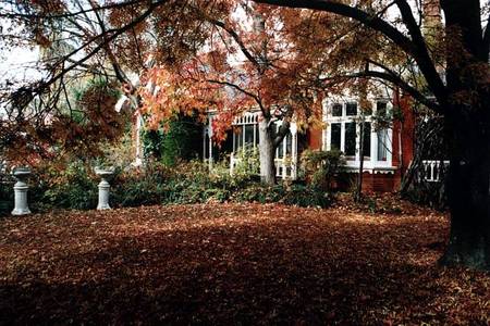 Clevedon Manor - Sunshine Coast Guide 0