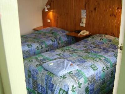 Pelicans Motel San Remo - Sunshine Coast Guide 1