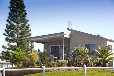 Shaws Bay Holiday Park - Sunshine Coast Guide 1