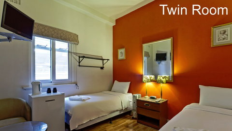 City Centre Budget Hotel - Sunshine Coast Guide 1