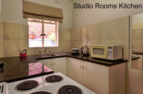 City Centre Budget Hotel - Sunshine Coast Guide 5