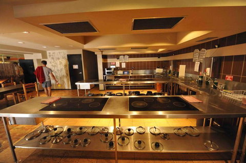 Aquarius Backpackers Motel - Sunshine Coast Guide 1