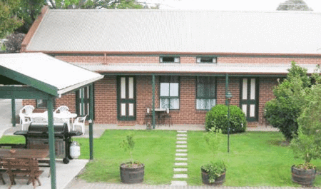 Mansfield Travellers Lodge - Sunshine Coast Guide