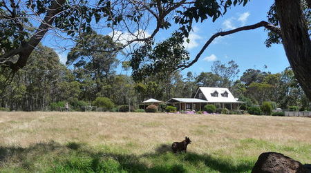 Charnigup Farm Bed & Breakfast - Sunshine Coast Guide 0