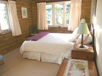 Charnigup Farm Bed & Breakfast - Sunshine Coast Guide 1