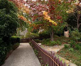 Anne Hathaways Cottage - Sunshine Coast Guide 1