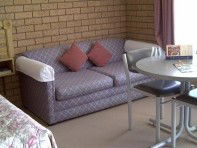 Aaron Inn Motel - Sunshine Coast Guide 1