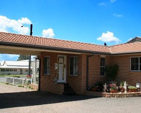 Aaron Inn Motel - Sunshine Coast Guide 4