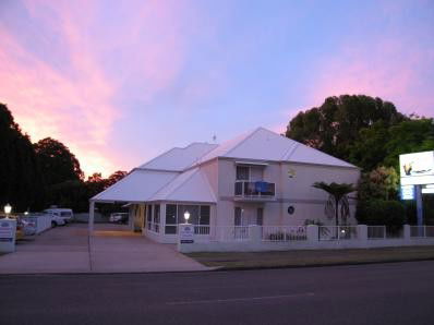 Admiral Nelson Motor Inn - Sunshine Coast Guide 0