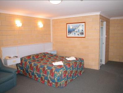 Admiral Nelson Motor Inn - Sunshine Coast Guide 1